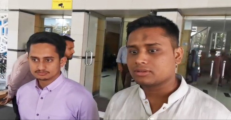 কী অভিযোগ নিয়ে দুদকে সারজিস-হাসনাত?