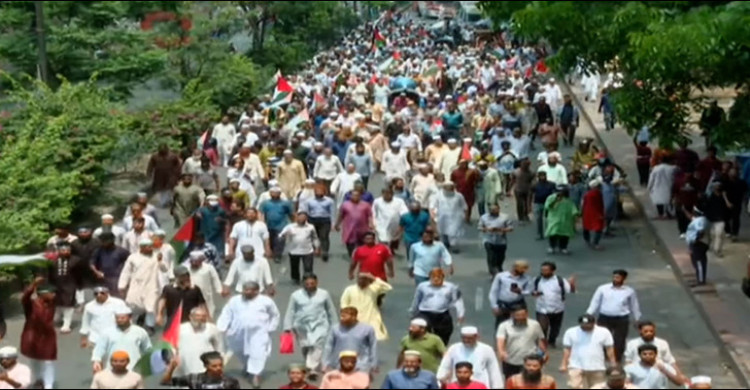 মার্চ ফর গাজা: সোহরাওয়ার্দী উদ্যানমুখী জনতার ঢল