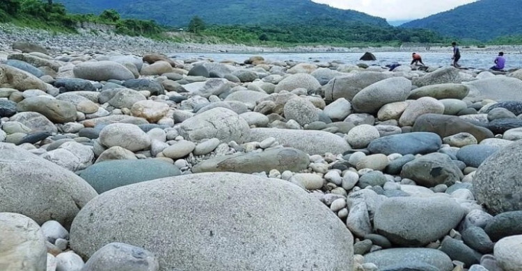 ১৫০০-২০০০ ব্যক্তি ভোলাগঞ্জের পাথর লুট করে : হাইকোর্টে প্রতিবেদন