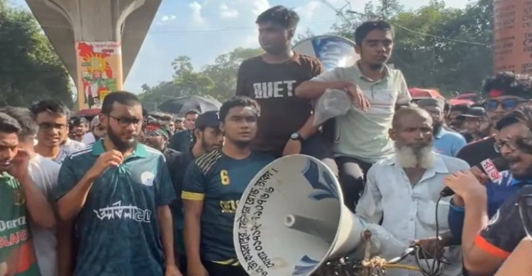 শাহবাগ মোড় অবরোধ বুয়েট শিক্ষার্থীদের