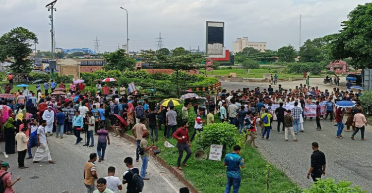 এবার শিক্ষার্থীদের যমুনা সেতু অবরোধ, ঢাকা-উত্তরবঙ্গ যোগাযোগ বন্ধ