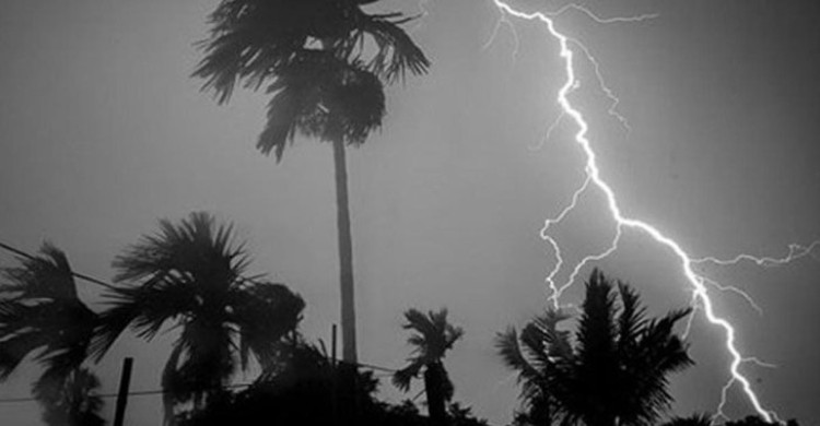 সব বিভাগে ঝরতে পারে বজ্রবৃষ্টি