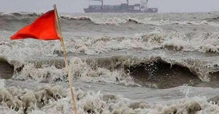 সাগরে লঘুচাপ, সমুদ্র বন্দরে ৩ নম্বর সতর্ক সংকেত