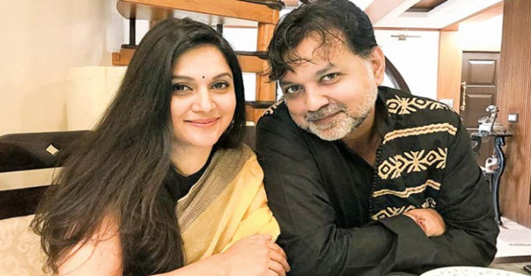 মিথিলাকে নিয়ে সৃজিতের পোস্ট, নতুন আলোচনা শুরু