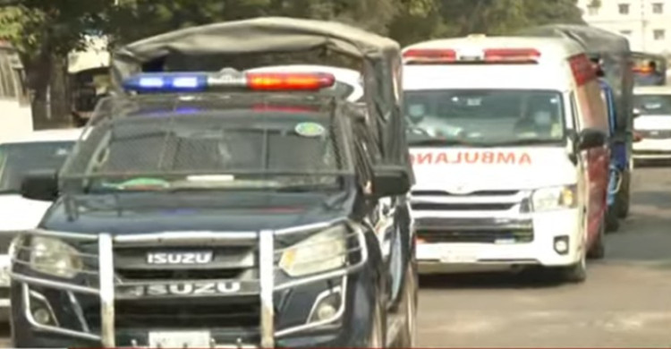 ওসমান হাদিকে এভারকেয়ার থেকে নেয়া হচ্ছে বিমানবন্দরে