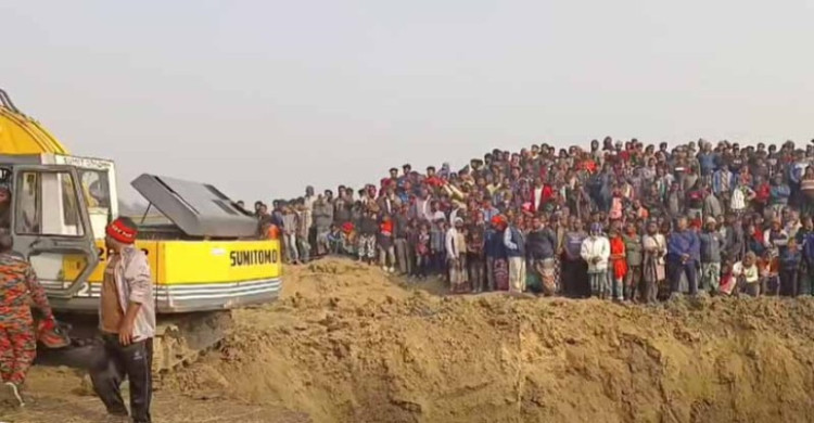 ৪২ ফুট গভীরেও সন্ধান মেলেনি শিশুর, আরও ১০ ফুট গর্ত খননের সিদ্ধান্ত