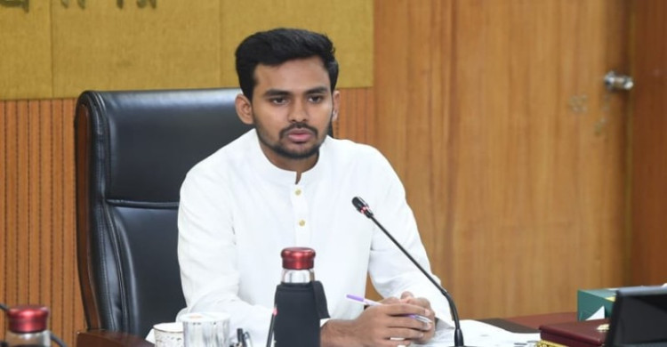 ‘নৌকা’ মার্কাটাকে কোন বিবেচনায় আবার শিডিউলভুক্ত করতে পাঠালেন: আসিফ