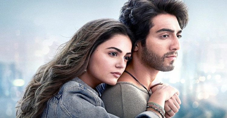 সিনেমা দেখে আবেগাপ্লুত দর্শকরা, ‘সাইয়ারা’ শব্দের অর্থ কী?