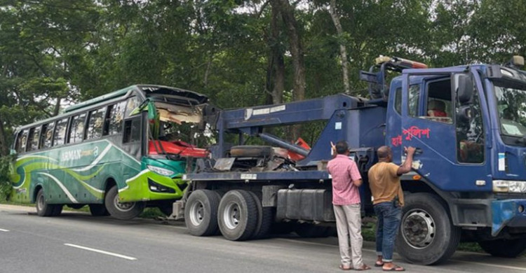 গোপালগঞ্জে ৬ গাড়ির সংঘর্ষে পুলিশ সদস্যসহ নিহত ২, আহত ২০