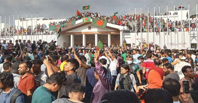 মাসিক ভাতা পাবেন ‘জুলাই যোদ্ধারা’, সরকারি চাকরিতে অগ্রাধিকার