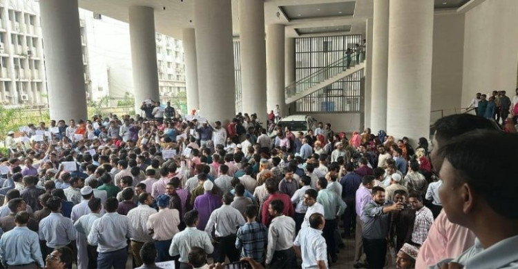 সচিবালয় অচল করে দেওয়ার হুঁশিয়ারি