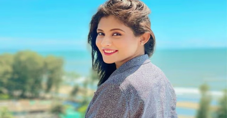 অভিনেত্রী মেহজাবীনের বিরুদ্ধে গ্রেপ্তারি পরোয়ানা