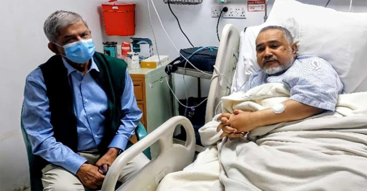 হাসপাতালে ডা. তাহেরকে দেখতে গেলেন মির্জা ফখরুল