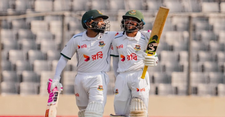 মুমিনুল-মুশফিকের ফিফটি, আইরিশদের ৫০৯ রানের লক্ষ্য দিলো বাংলাদেশ