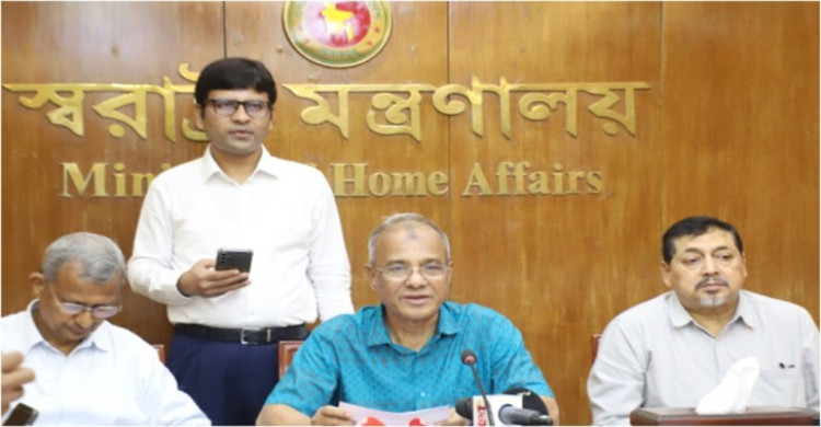 ছেলে-মেয়ে সবাই দেশে, একা ‘সেফ এক্সিট’ নিয়ে কী করব : স্বরাষ্ট্র উপদেষ্টা