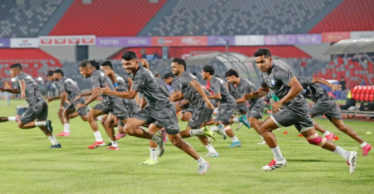 ফুটবল উন্মাদনার আরও একদিন, রাতে হংকংয়ের মুখোমুখি বাংলাদেশ