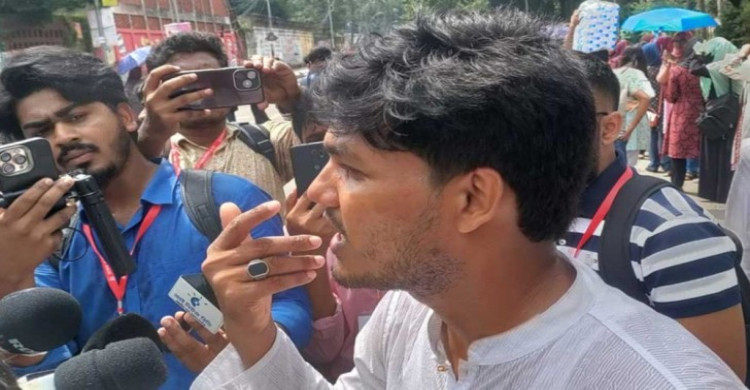 অনিয়মের অভিযোগ জানাতে নির্বাচন কমিশনে আবিদ