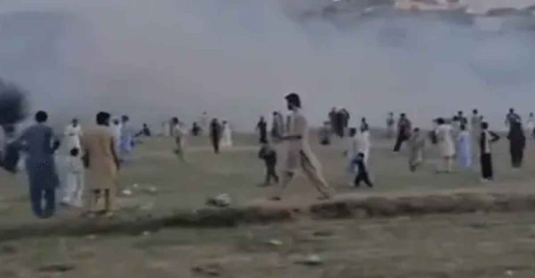 পাকিস্তানে ক্রিকেট মাঠে বোমা বিস্ফোরণ, নিহত ১