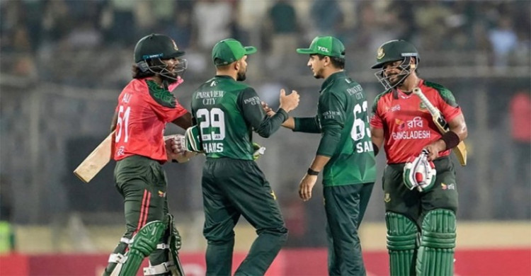 অঘোষিত সেমিফাইনালে রাতে পাকিস্তানের মুখোমুখি হচ্ছে বাংলাদেশ