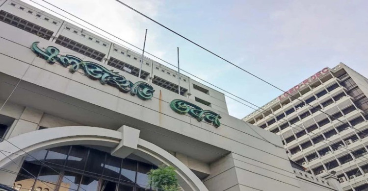 হঠাৎ এলজিইডিতে প্রতিমন্ত্রী : ৯টা বাজতেই বন্ধ গেট, অনুপস্থিত ৩২ শতাংশ