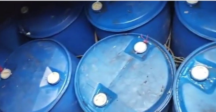 মিয়ানমারে পাচারকালে ৬ হাজার লিটার ডিজেলসহ ১২ জন আটক