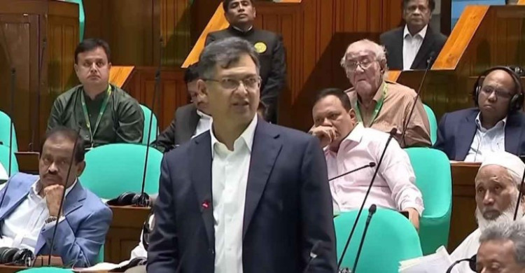 মোবাইল ইন্টারনেট ব্যবহারকারীদের সুখবর দিলেন স্বরাষ্ট্রমন্ত্রী