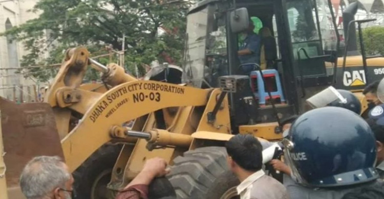 বায়তুল মোকাররমের আশপাশের ফুটপাতে উচ্ছেদ অভিযান