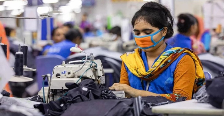 ইউরোপের বাজারে দেশের পোশাকের দাম কমেছে প্রায় ৪ শতাংশ