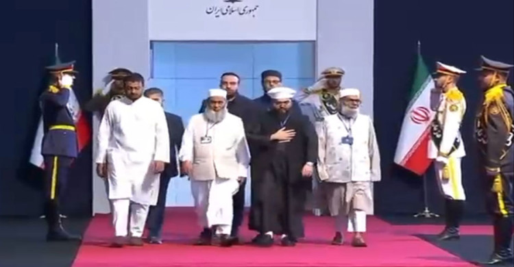 খামেনির প্রতি শেষ শ্রদ্ধা জানাল বাংলাদেশের প্রতিনিধি দল