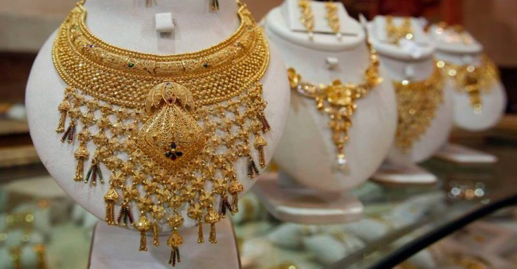 দেশের বাজারে আবারও কমল সোনার দাম, ভরিতে কত?